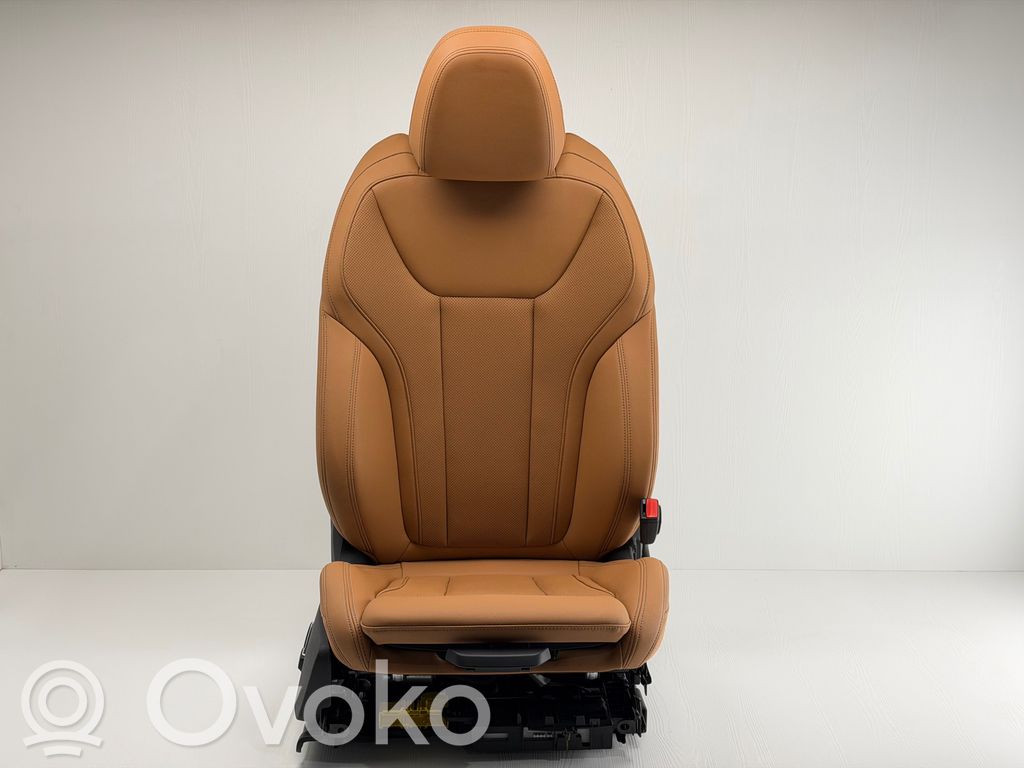 Kuljettajan istuin   52105A0DFD0,52105A0DE51