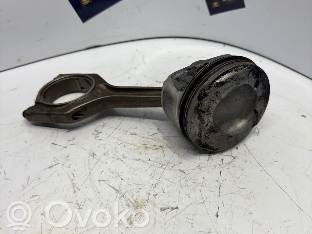 Piston with connecting rod   7558525