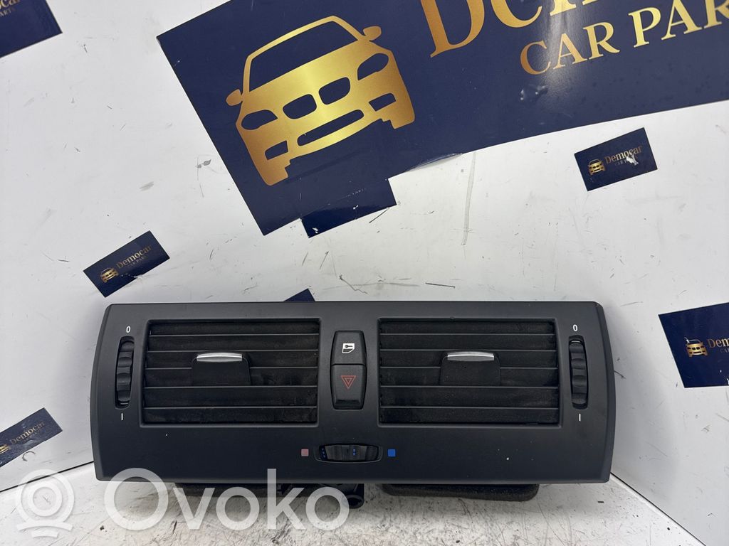 BMW X3 E83 Centrinės oro grotelės 