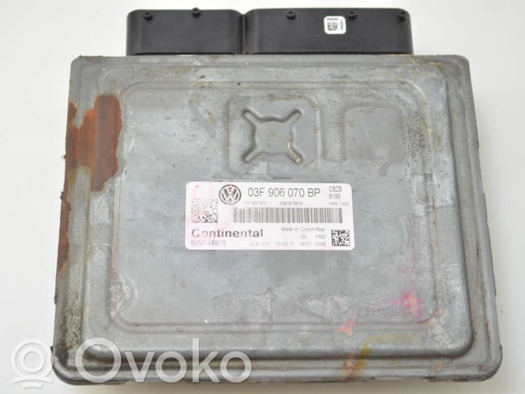 Volkswagen Golf V Engine control unit/module 