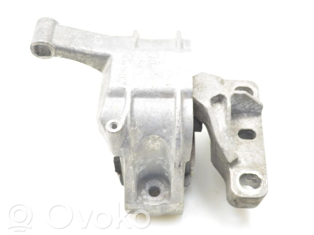 Engine mounting bracket   5N0199262D