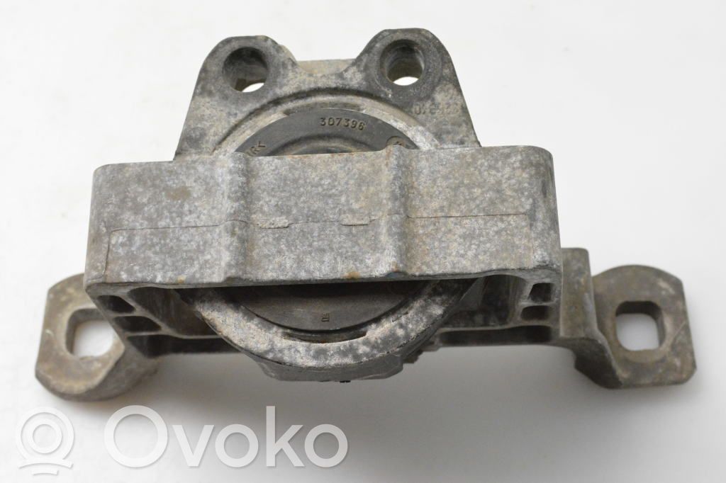 Engine mount bracket   8M516F012CG,3M516F012CG