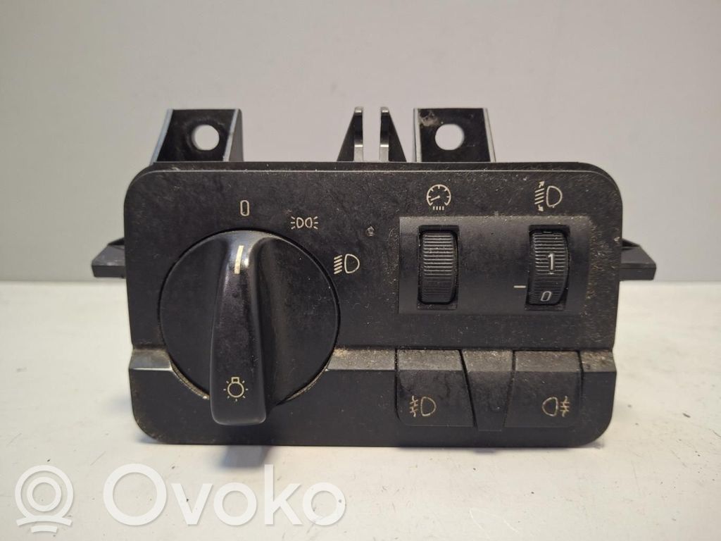 Lukturu slēdzis   61316901429