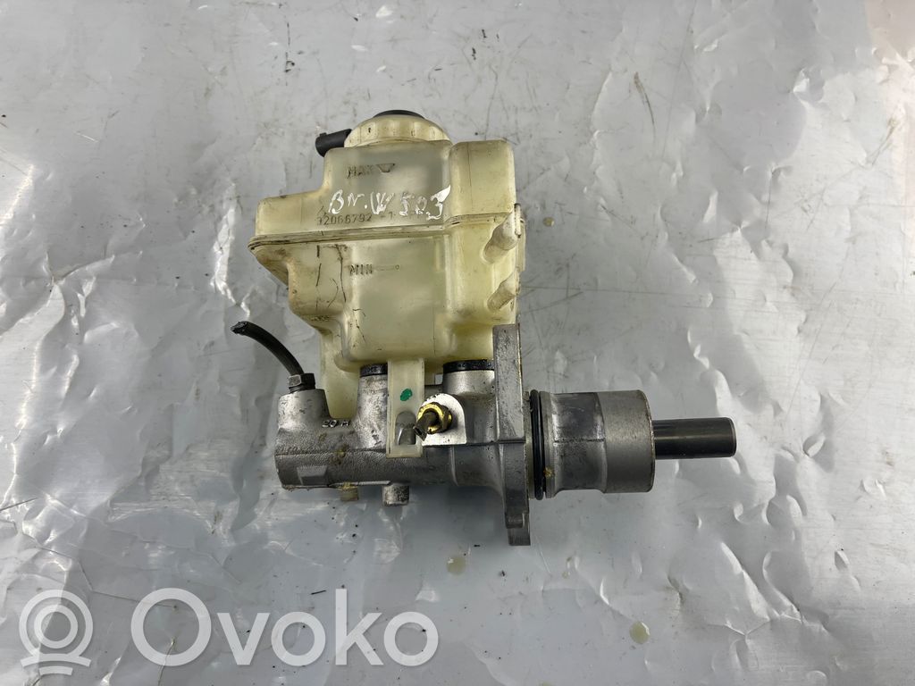 BMW 5 E39 Master brake cylinder 