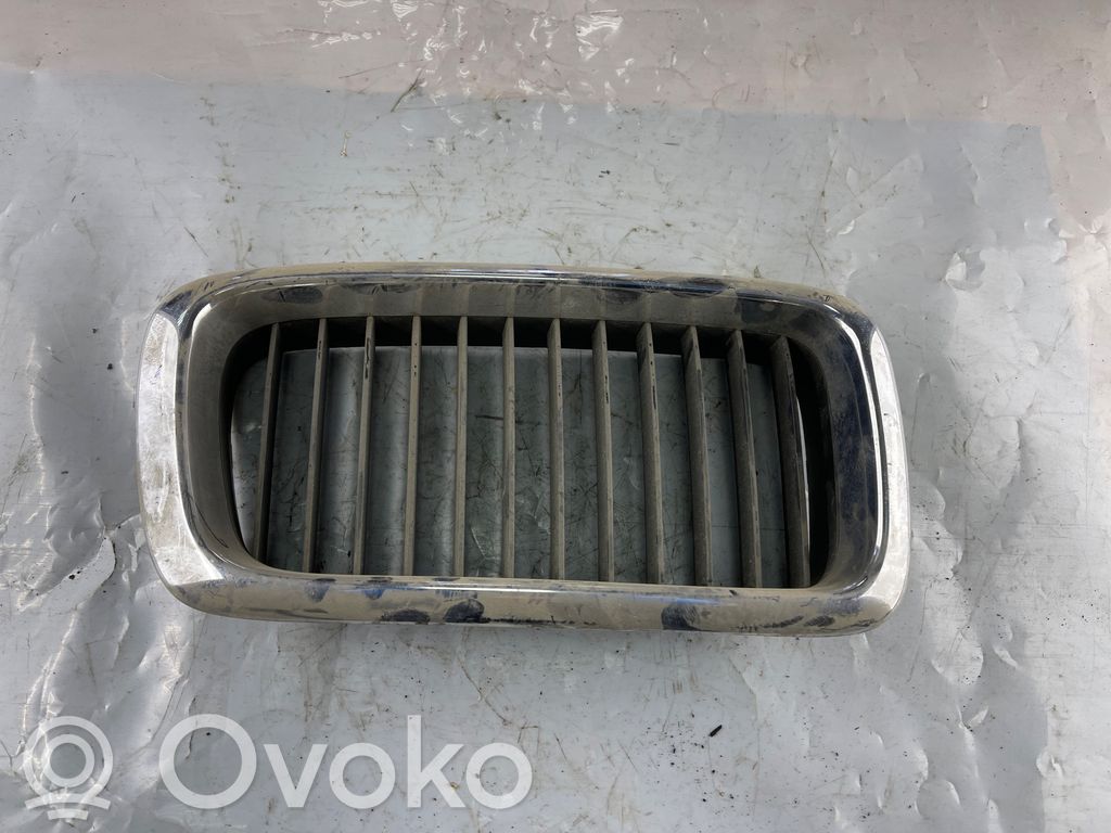 BMW 7 E38 Front grill 
