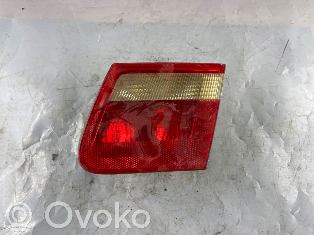 BMW 3 E46 Lampy tylnej klapy bagażnika 