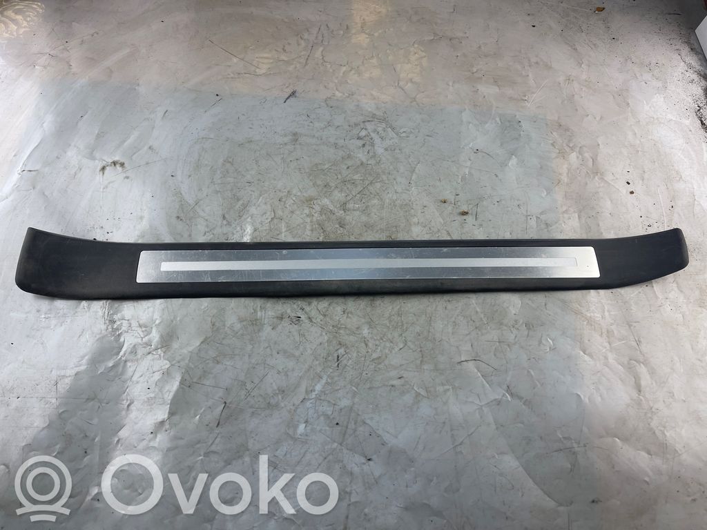 Audi A4 S4 B7 8E 8H Listwa progowa przednia 