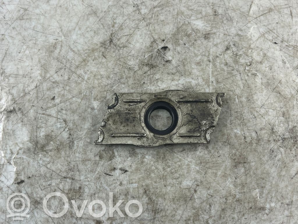 Audi A8 S8 D3 4E Polttoaineen suihkutuksen pidike 