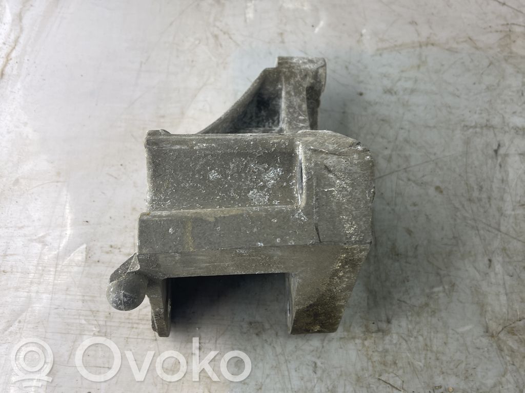 Engine mounting bracket   9191126