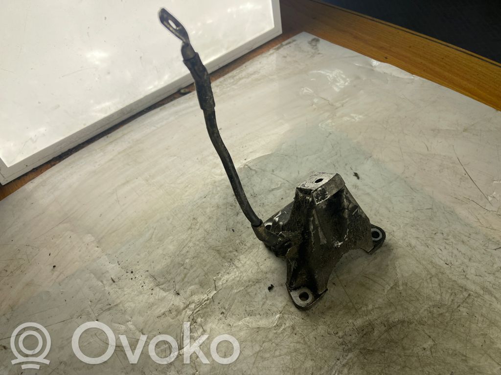 Audi A4 S4 B6 8E 8H Engine mounting bracket 