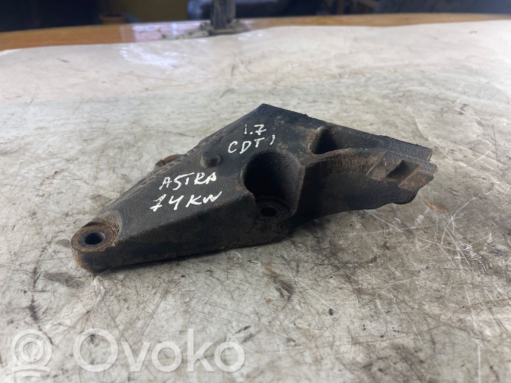 Opel Astra H Engine mounting bracket 