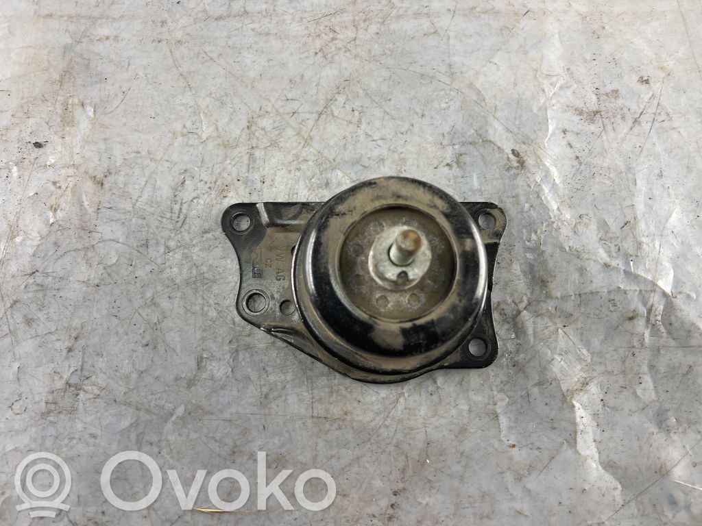 Volkswagen Polo Engine mount bracket 