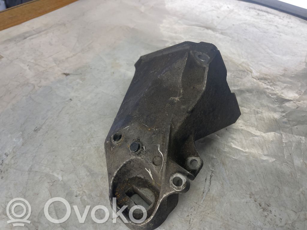 Audi A6 S6 C5 4B Engine mounting bracket 