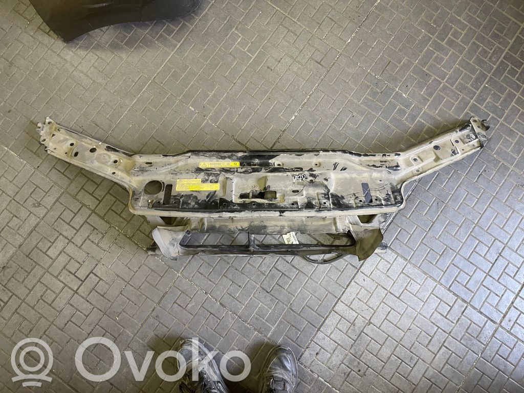 Volvo V70 Viršutinė dalis radiatorių panelės (televizoriaus) 