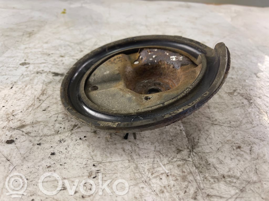 Coil spring mount