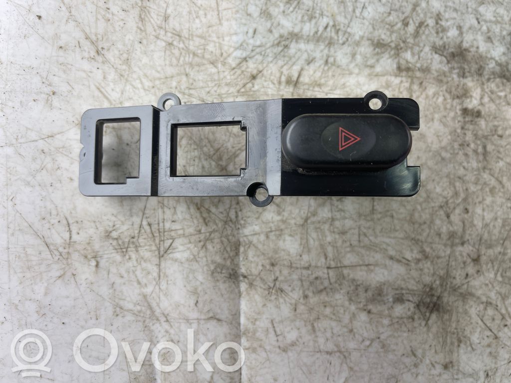 Mitsubishi Pajero Sport I Hazard light switch 