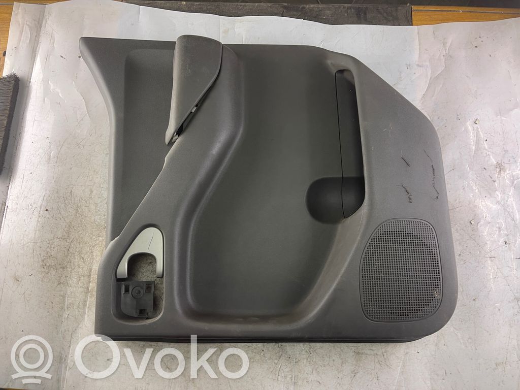 Nissan Navara D40 Boczki / Poszycie drzwi tylnych 