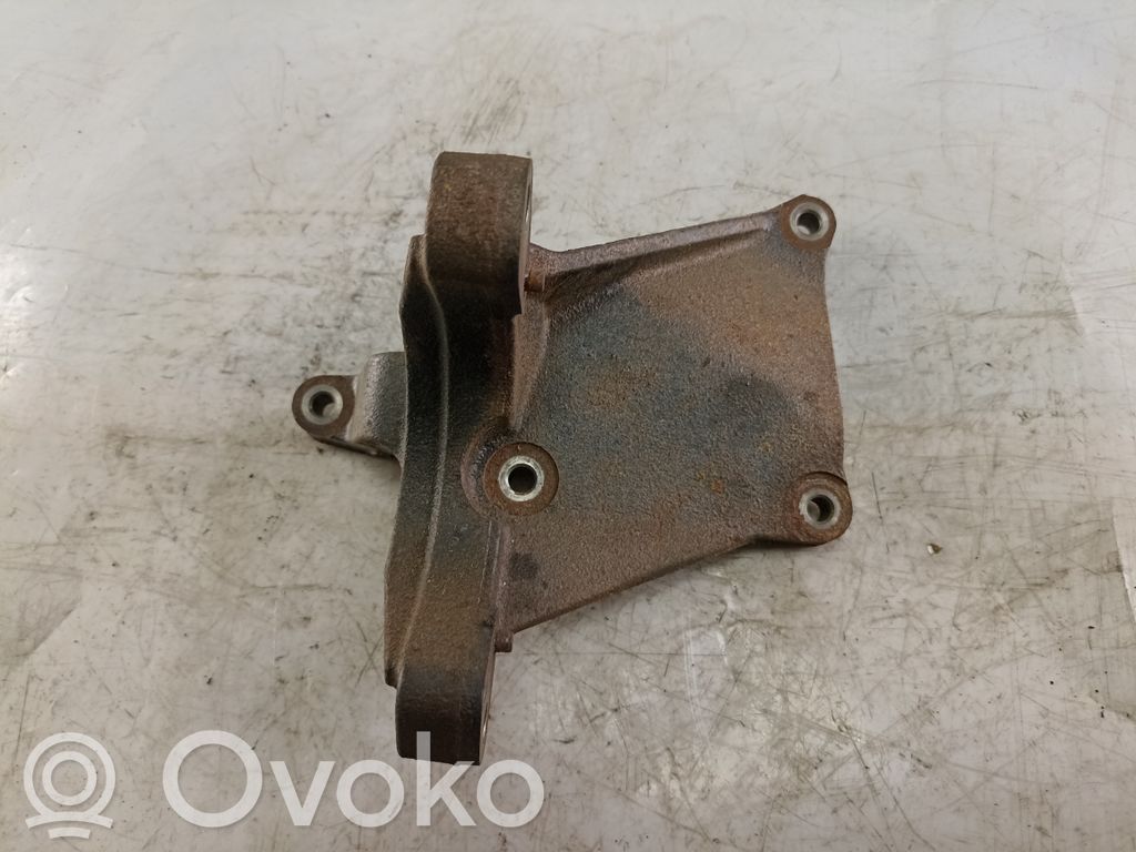 Mitsubishi Grandis Wspornik / Mocowanie łożyska podpory wału napędowego 