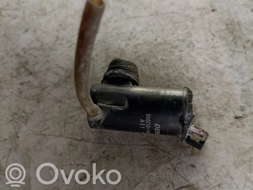 Suzuki Grand Vitara I Windscreen/windshield washer pump 