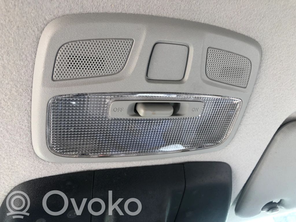 Éclairage lumière plafonnier avant