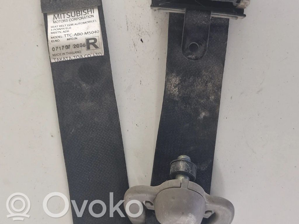 Mitsubishi L200 Cinturón trasero 