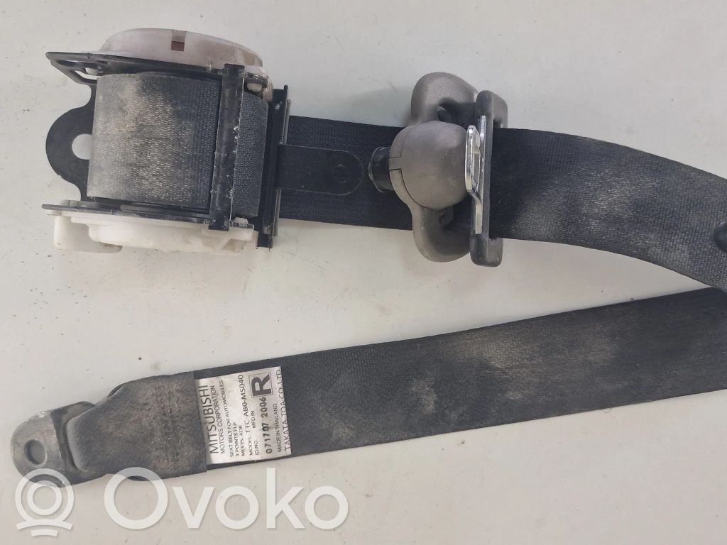 Mitsubishi L200 Cinturón trasero 
