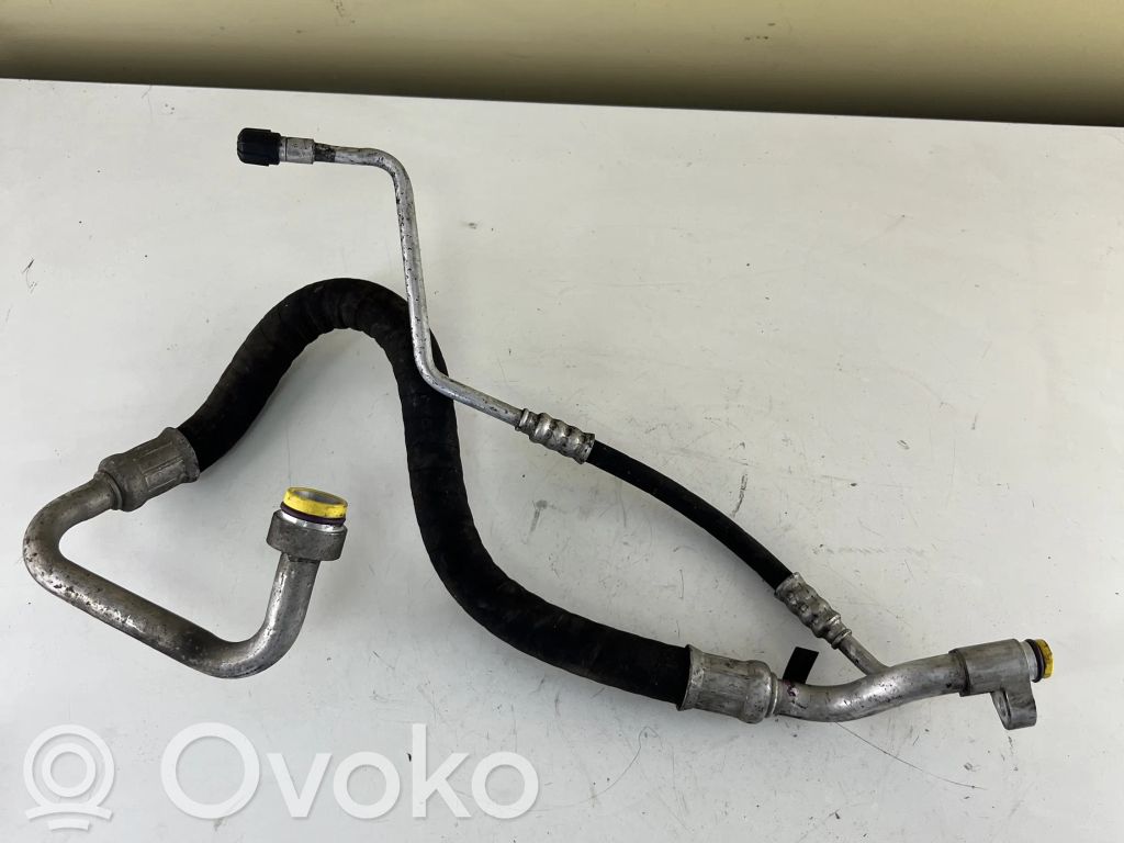 BMW 3 E90 E91 Ilmastointilaitteen putki (A/C) 