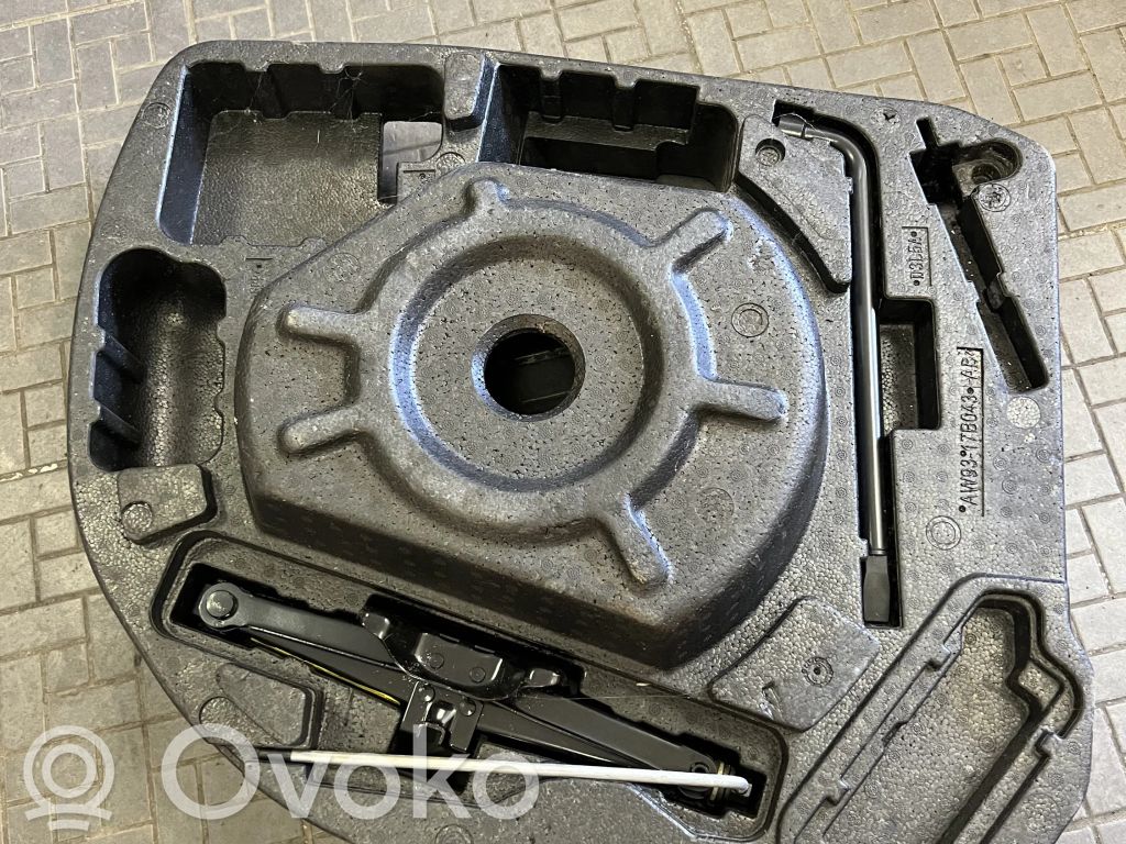 Jaguar XJ X351 Set di attrezzi 