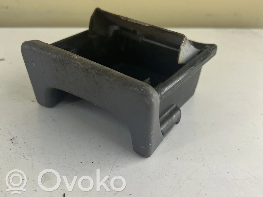 Toyota RAV 4 (XA20) Popielniczka deski rozdzielczej 