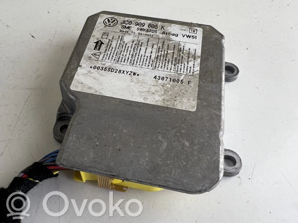 Skoda Fabia Mk2 (5J) Airbag control unit/module 