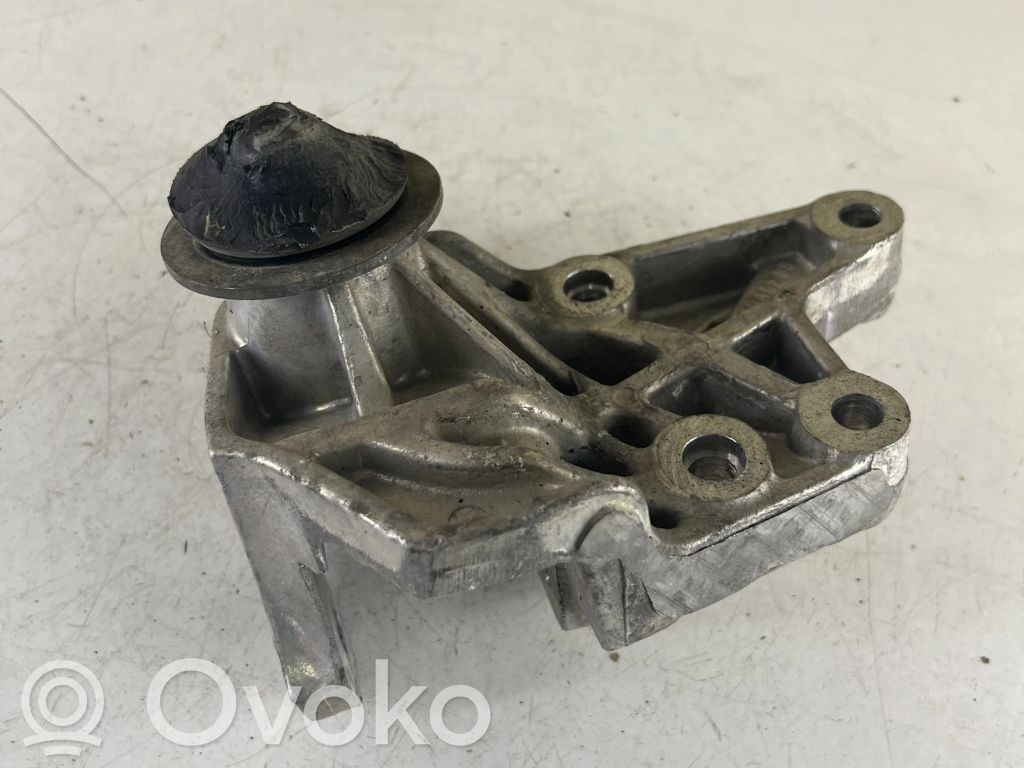 Citroen C5 Engine mounting bracket 