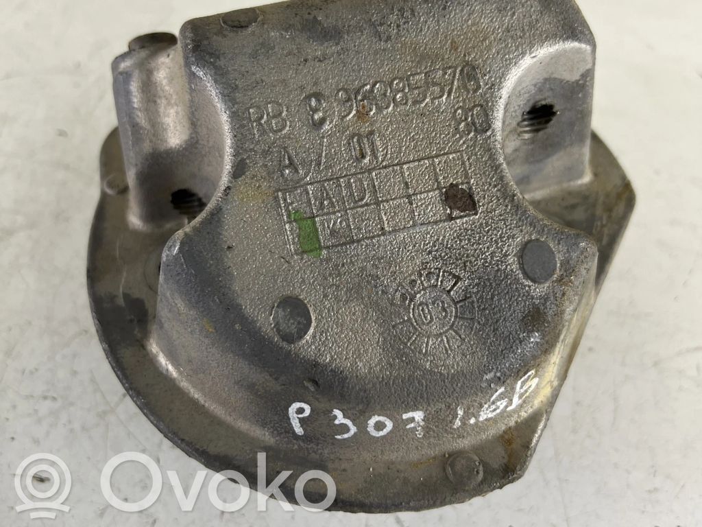 Peugeot 307 Engine mounting bracket 