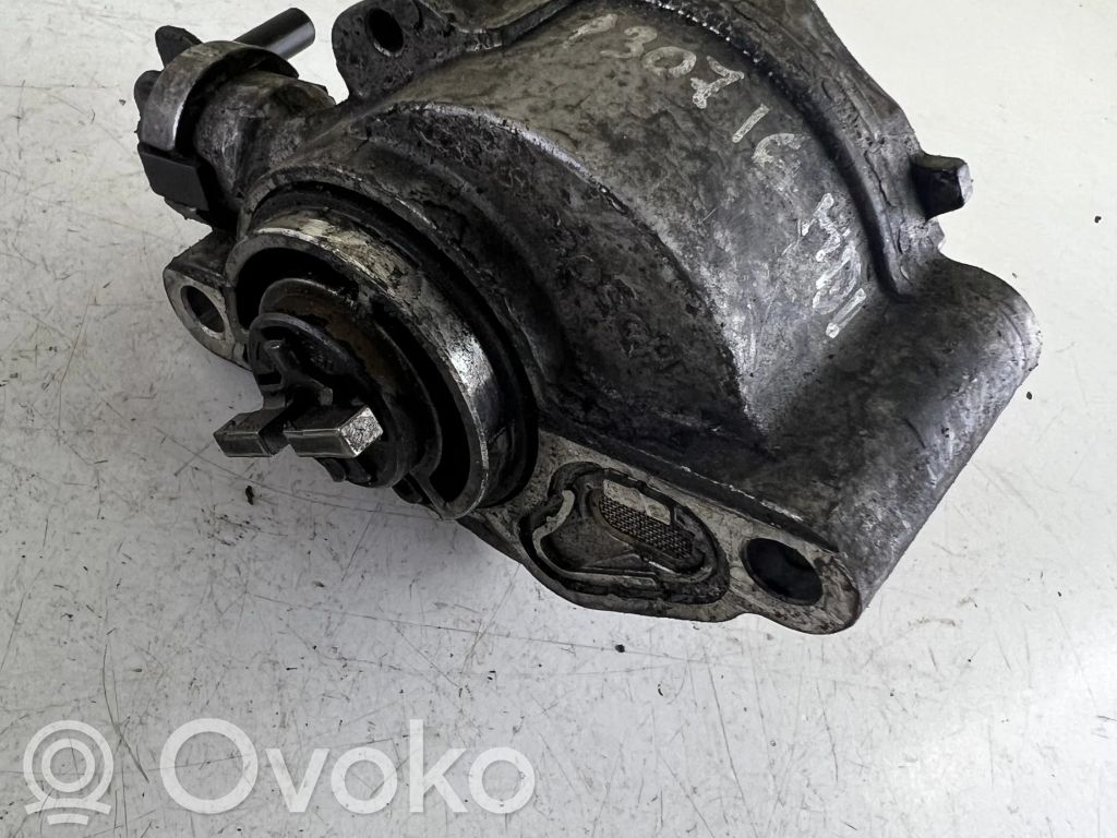 Peugeot 307 Vacuum pump 