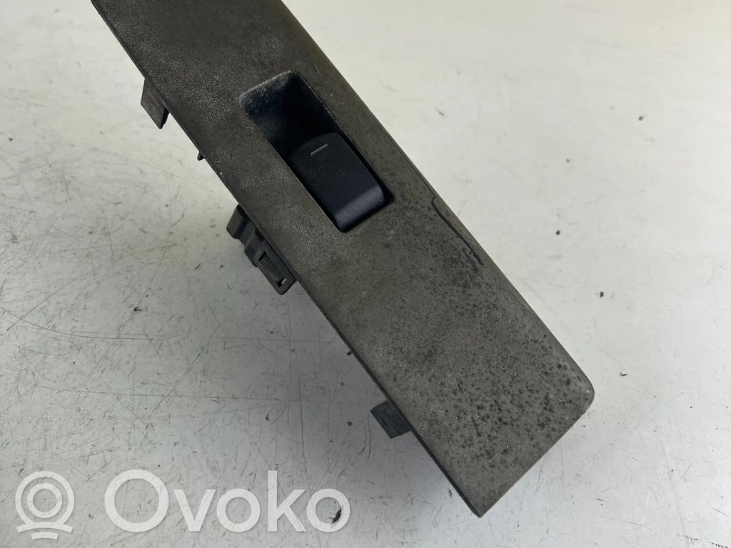 Nissan Navara D40 Electric window control switch 