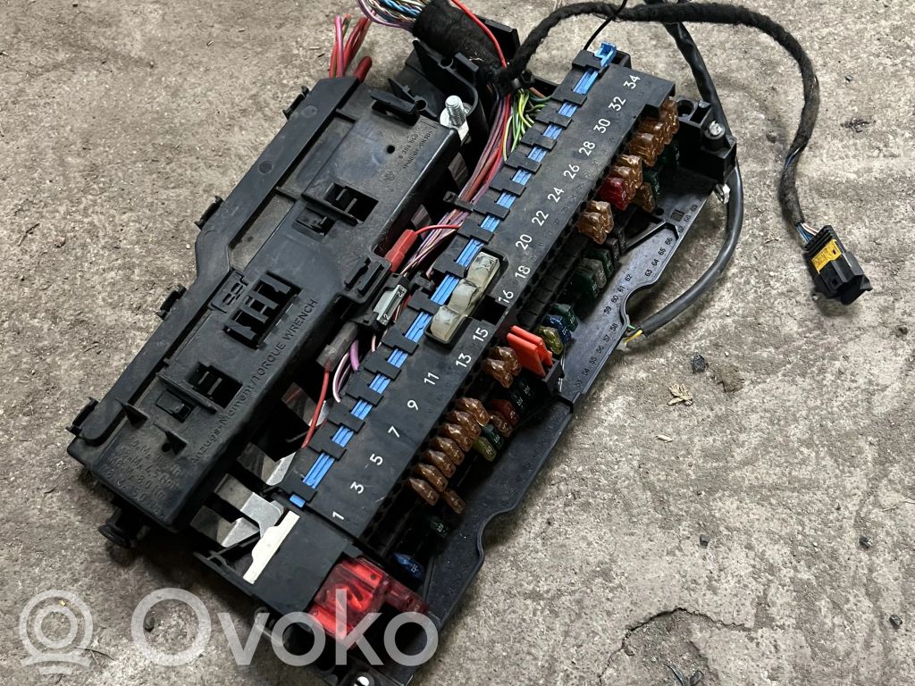 BMW 3 E46 Fuse module 