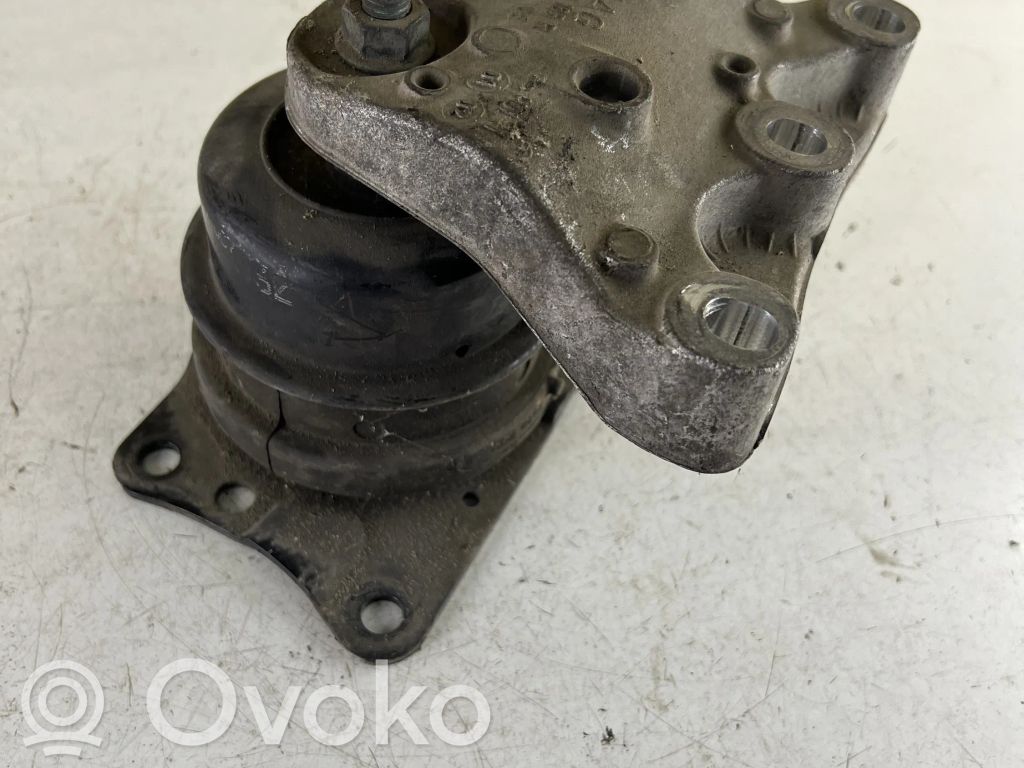 Skoda Fabia Mk1 (6Y) Engine mount bracket 