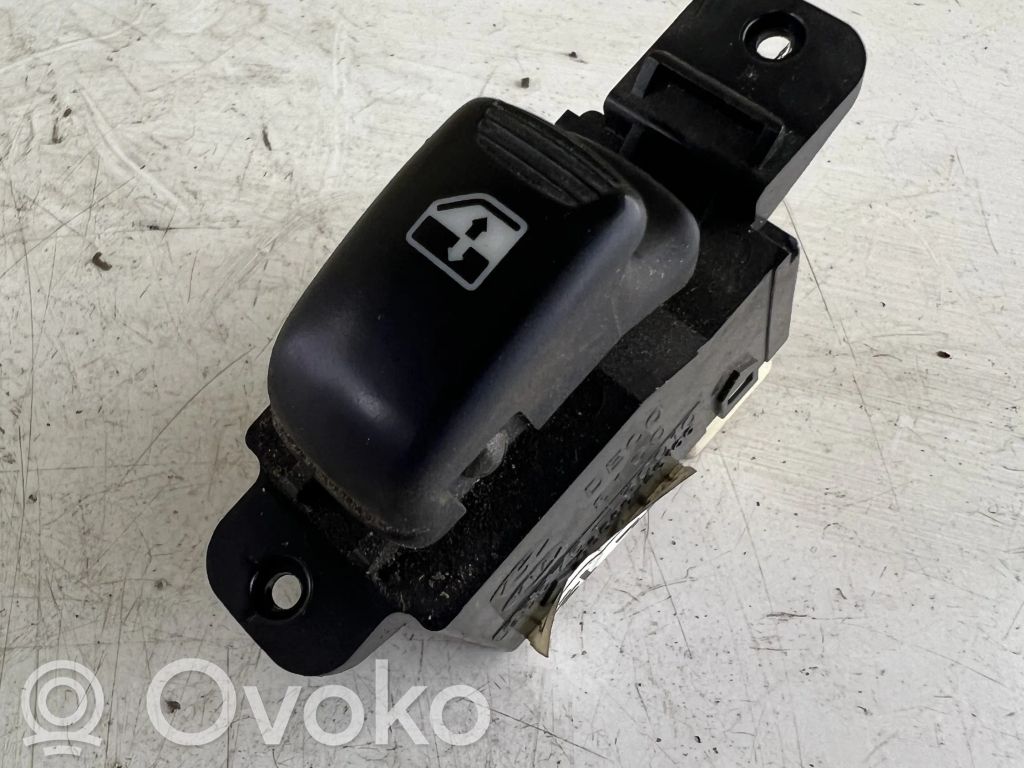 Hyundai Santa Fe Electric window control switch 