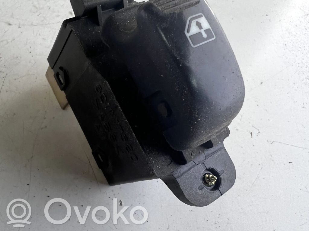 Hyundai Santa Fe Electric window control switch 