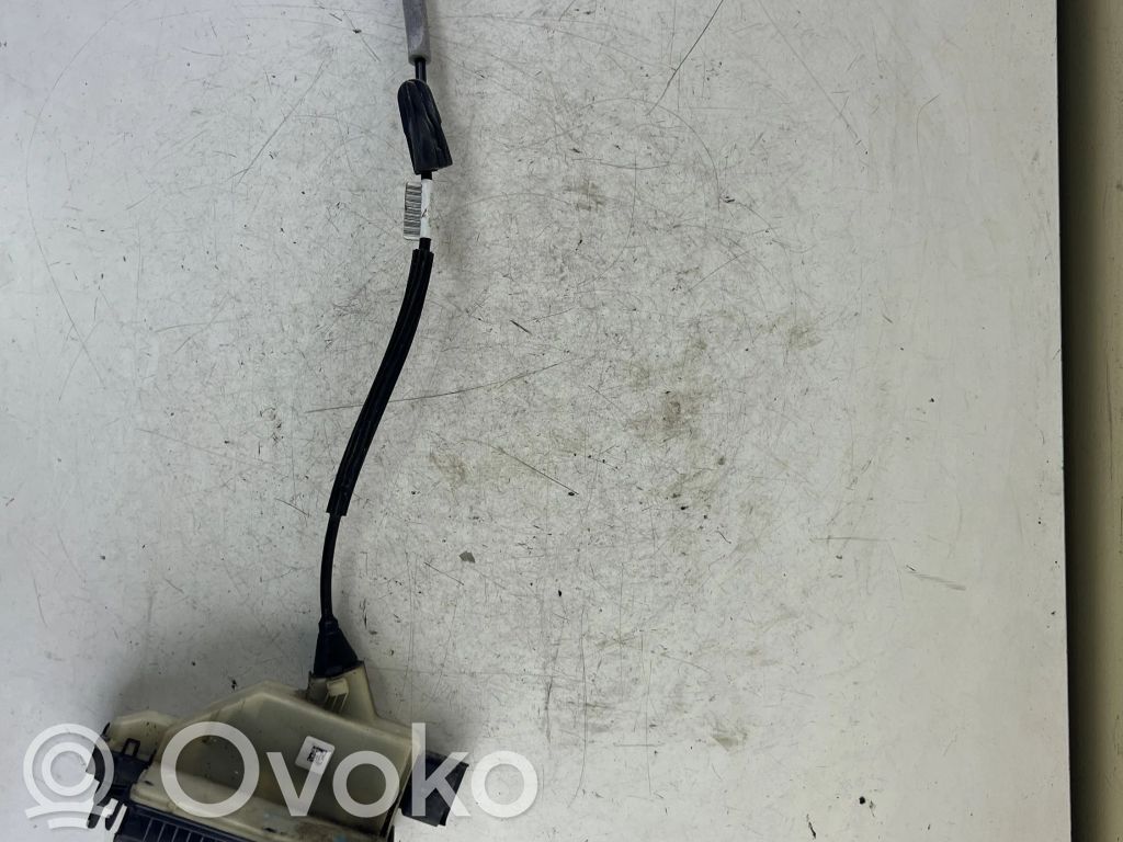 Citroen DS5 Front door lock 