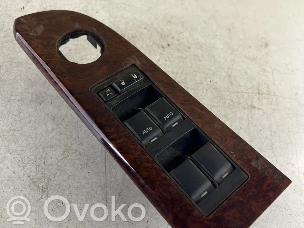 Jeep Grand Cherokee (WK) Electric window control switch 
