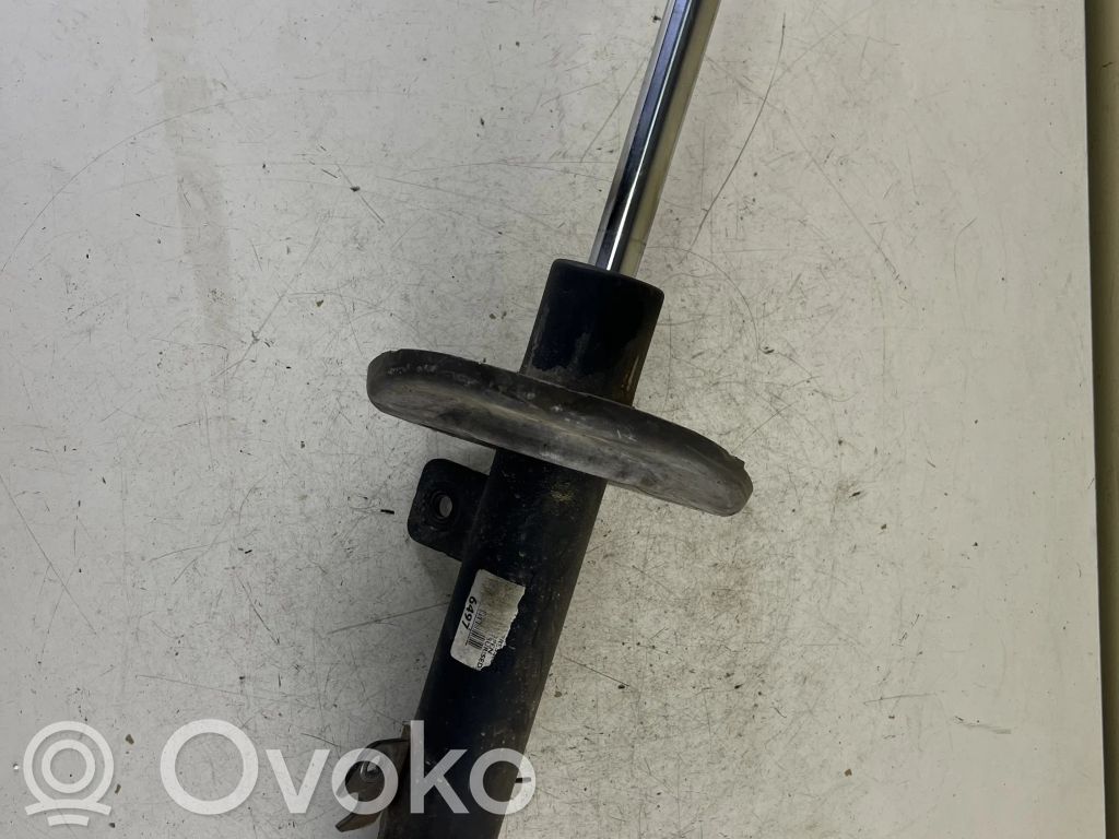 Peugeot 207 Front shock absorber/damper 