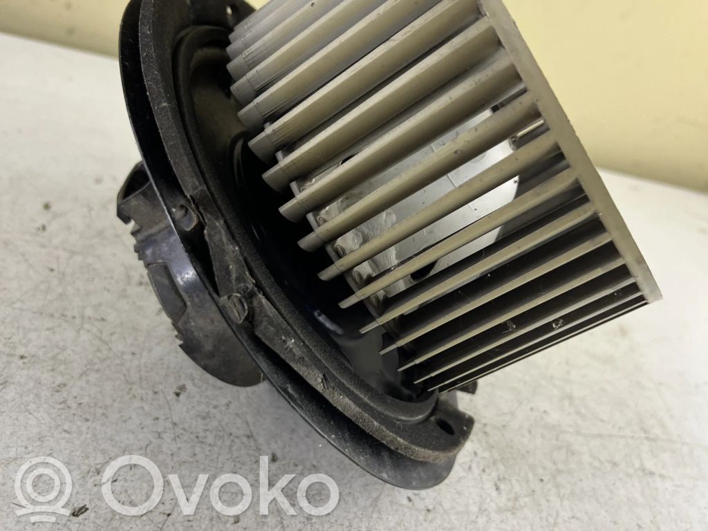 Ford Explorer Mazā radiatora ventilators 