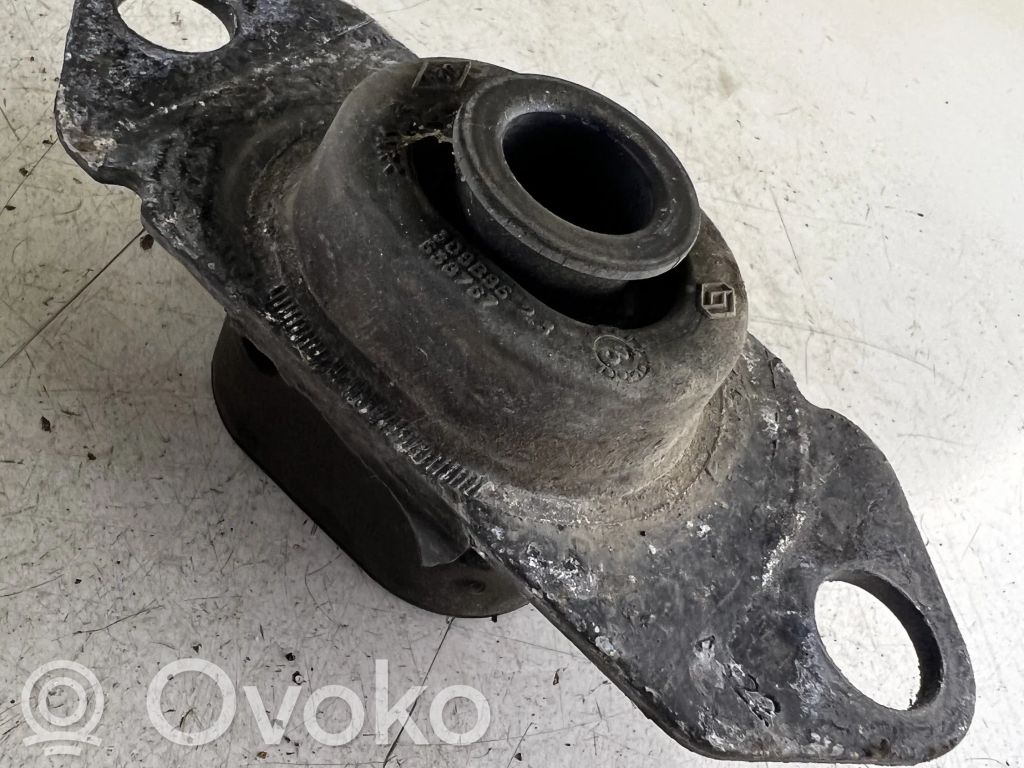 Engine mount bracket   11220BN700,8200168073