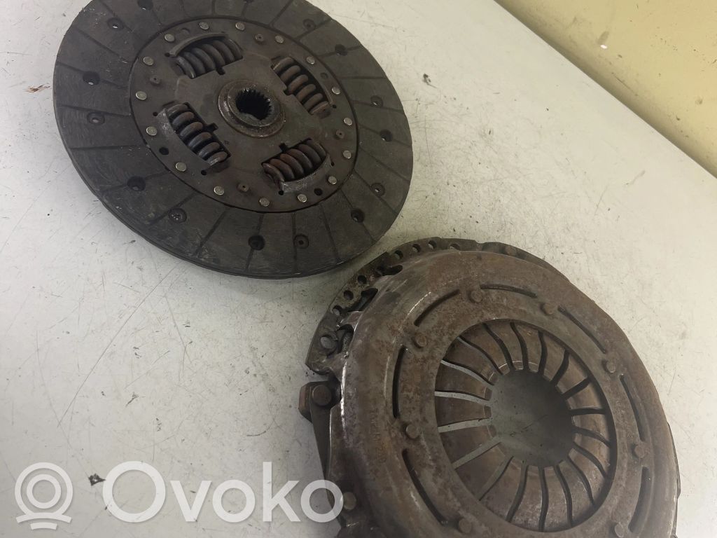 Subaru Outback Sankabos komplektas 