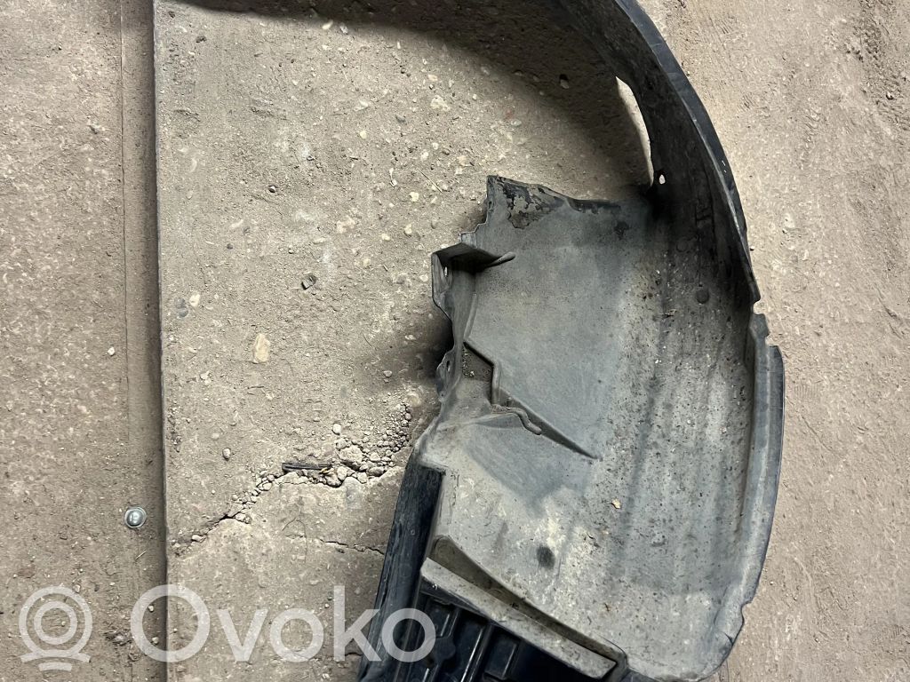 Subaru Outback Nadkole przednie 
