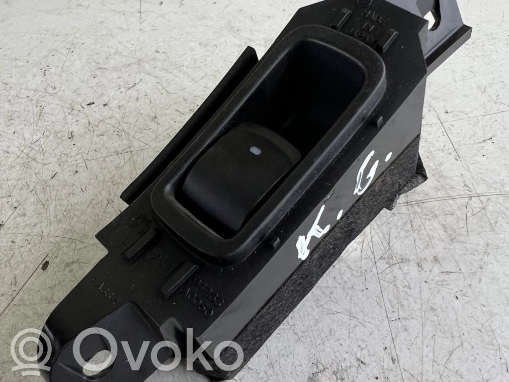 Subaru Outback Electric window control switch 