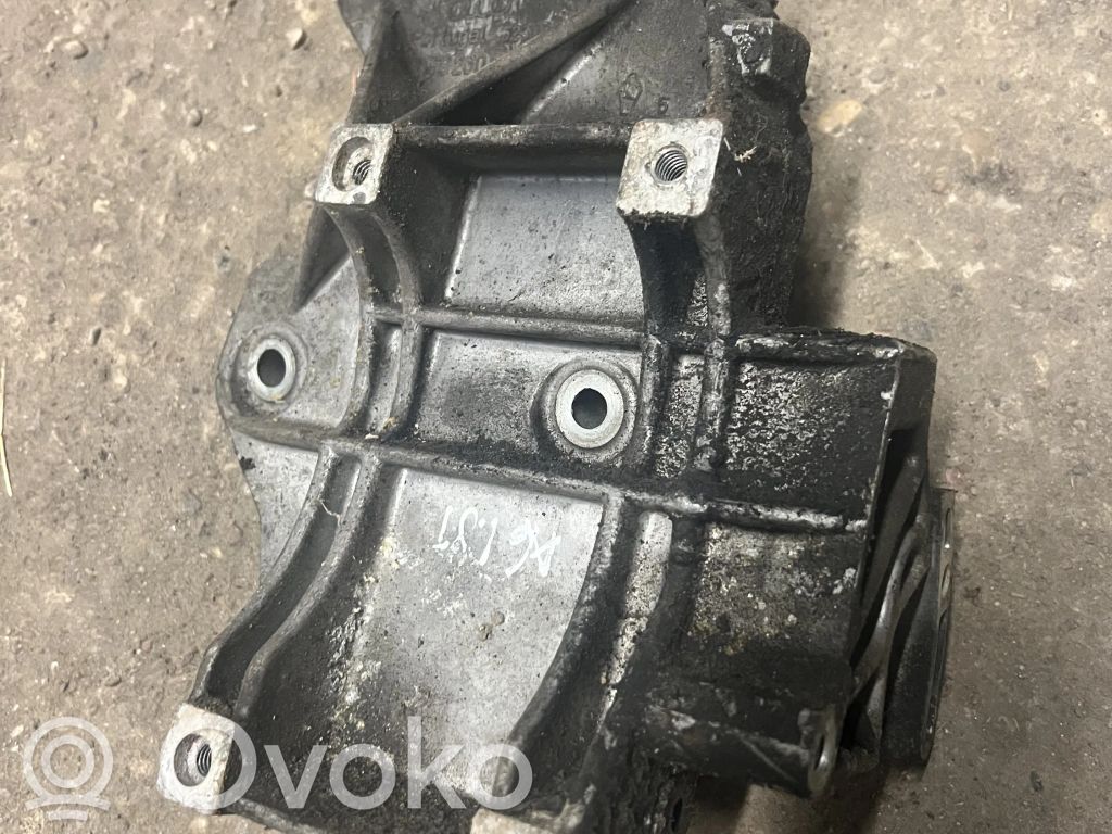 Audi A6 S6 C5 4B Generator/alternator bracket 