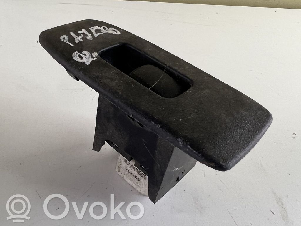 Mitsubishi Pajero Electric window control switch 