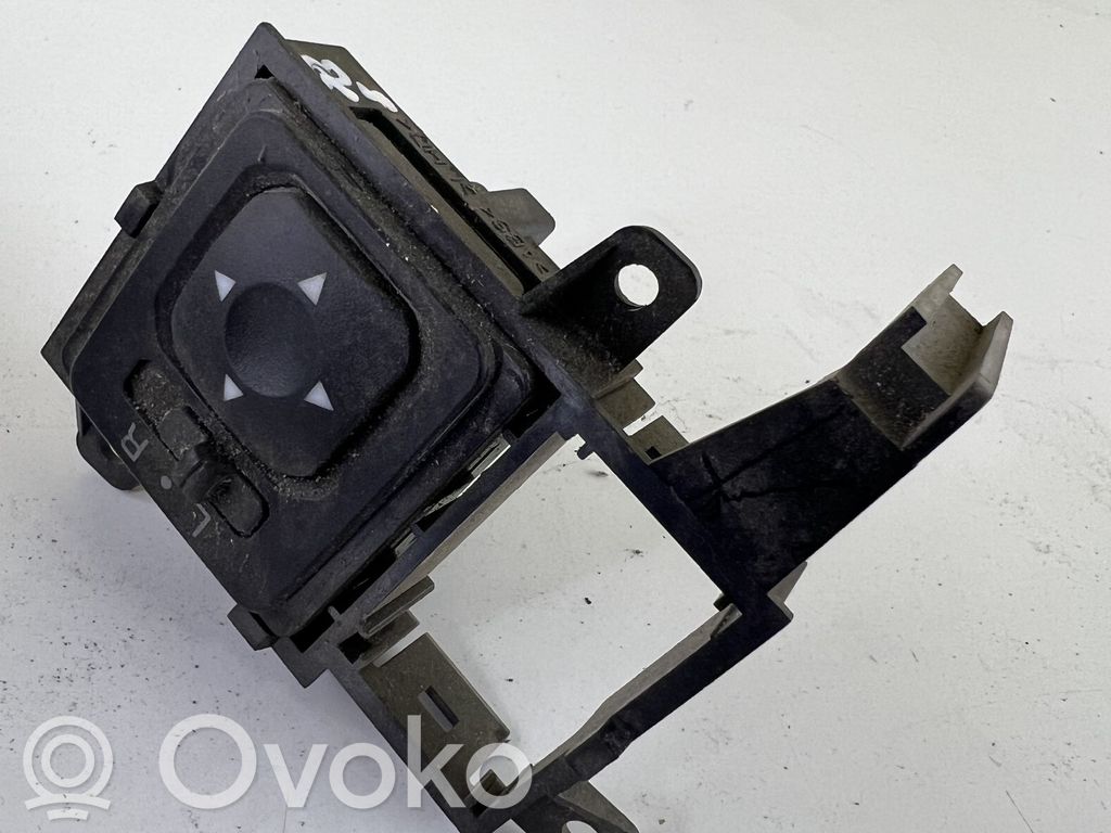 Mitsubishi Pajero Wing mirror switch 