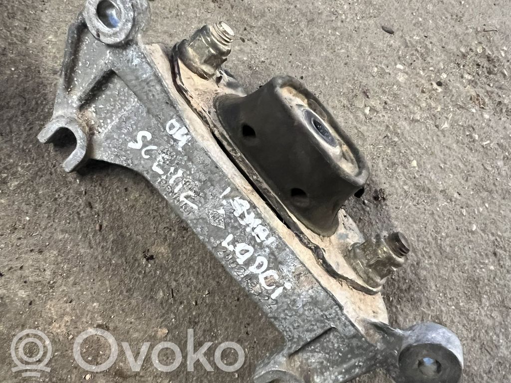 Renault Scenic II -  Grand scenic II Engine mount bracket 